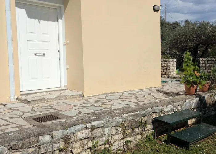 Apartament With Cute Garden Space Nydri (Lefkada)